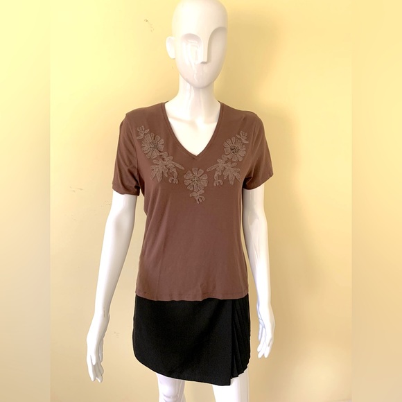 Beautifully embroidered V neck brown viscose top half sleeves size M - Picture 3 of 6